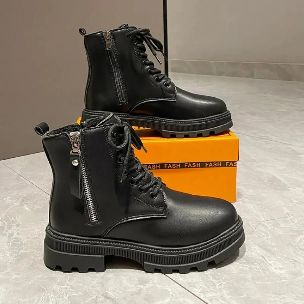 2022 nuovi stivali Martin autunno inverno piattaforma da donna stivaletti neri per donna scarpe corte stile britannico in peluch