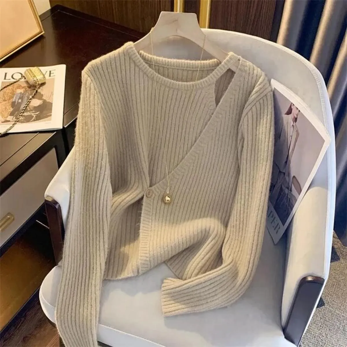 Chic Design Sense Button Cross Knit Women 2023 Autunno Inverno Nuova nicchia addensata maglione