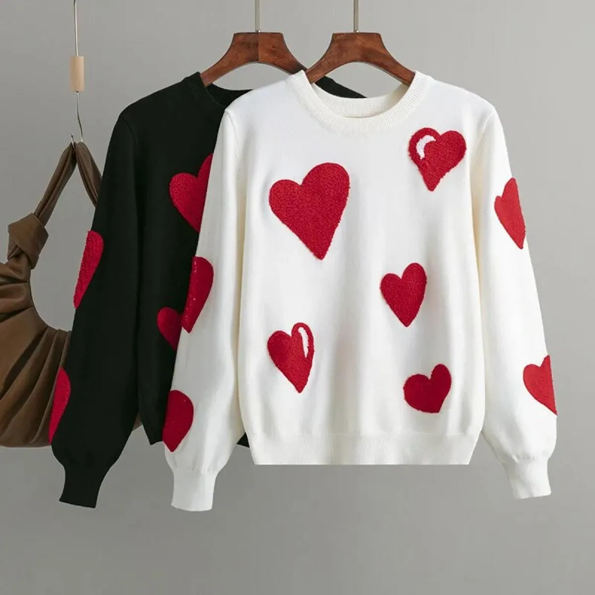 Design di nicchia natalizio Feeling Love Floccaggio Cover Morbido maglione Donna Autunno Inverno 2023 Nuovo