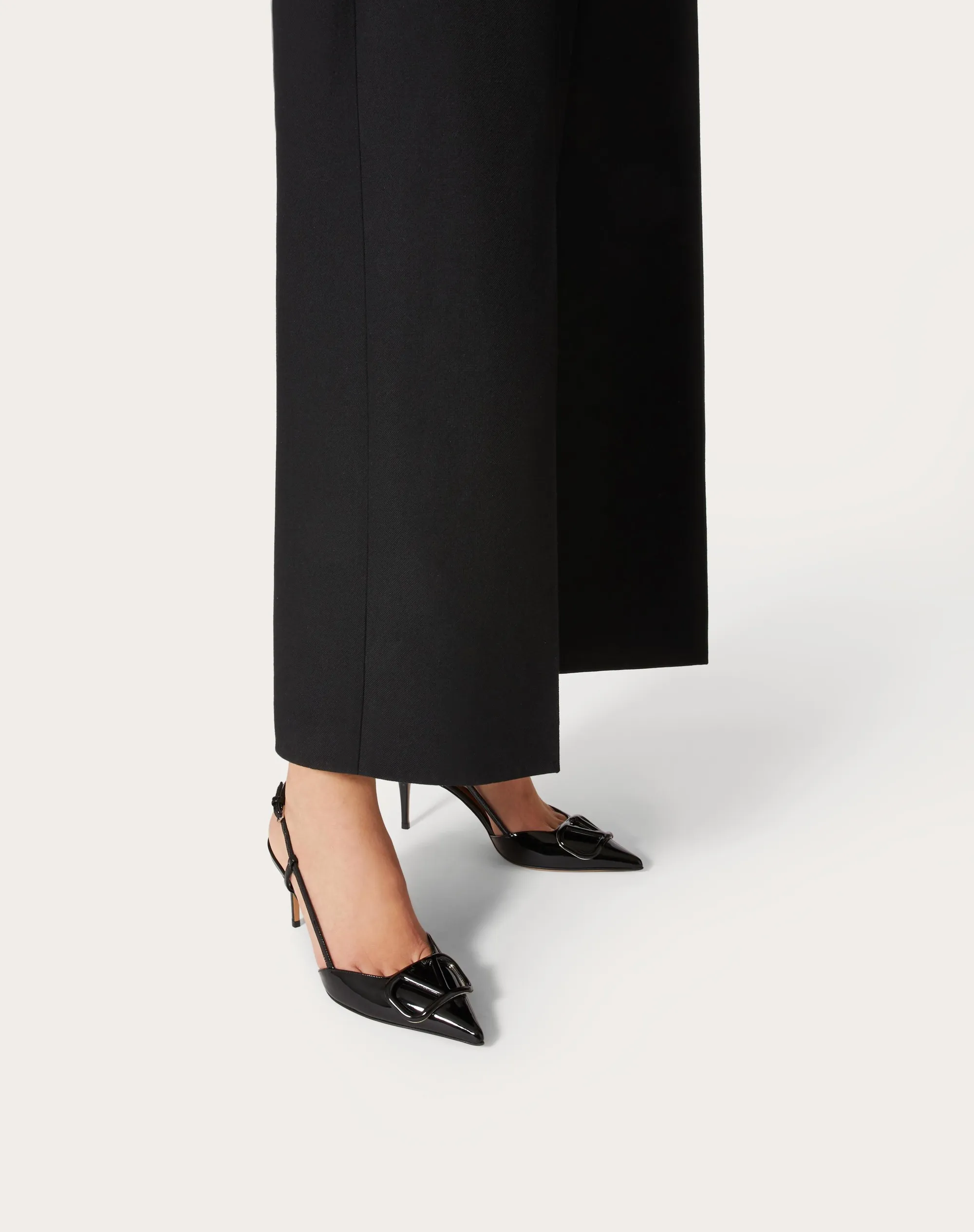 DÉCOLLETÉ SLINGBACK VLOGO SIGNATURE IN VERNICE 80MM