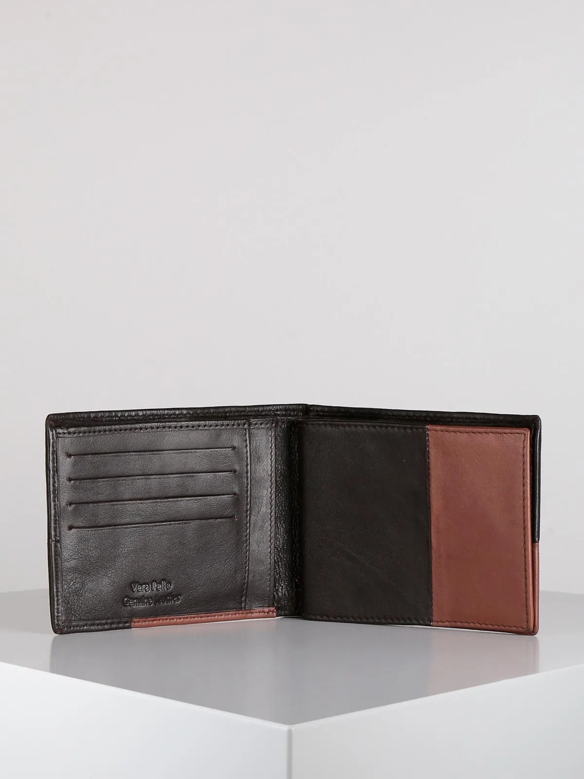Egon Furstenberg Portefeuille en cuir avec porte-chèques marron foncé