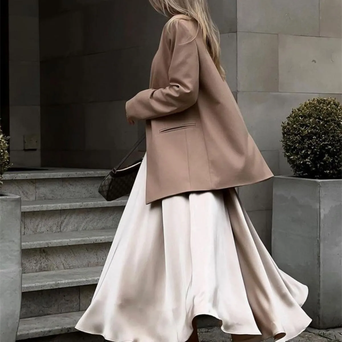 Gonna maxi solida a vita alta in raso per donna Elegante abito da festa sottile Gonna lunga Moda allentata Estate High Str