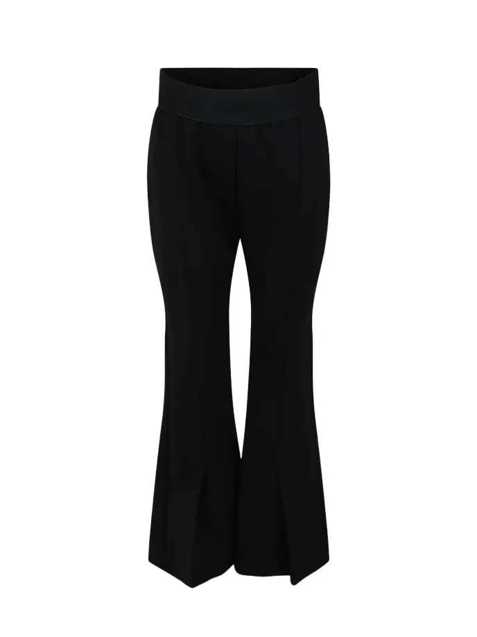 Pantaloni svasati