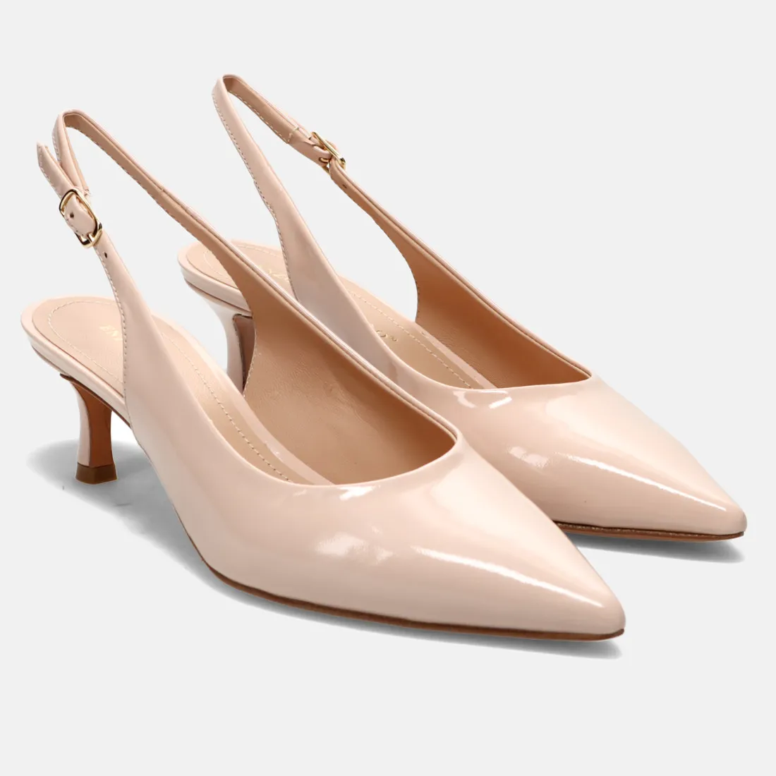 Slingback Enzo di Martino in vernice cipria con tacco medio