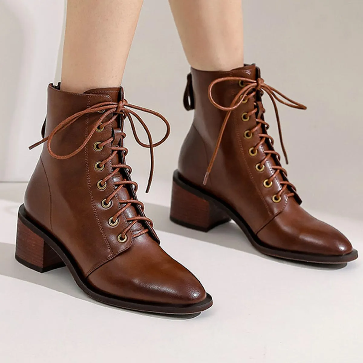 Stivaletti con cerniera posteriore Stivali con tacco quadrato stringati in vera pelle 2024 Scarpe invernali con punta quadrata D