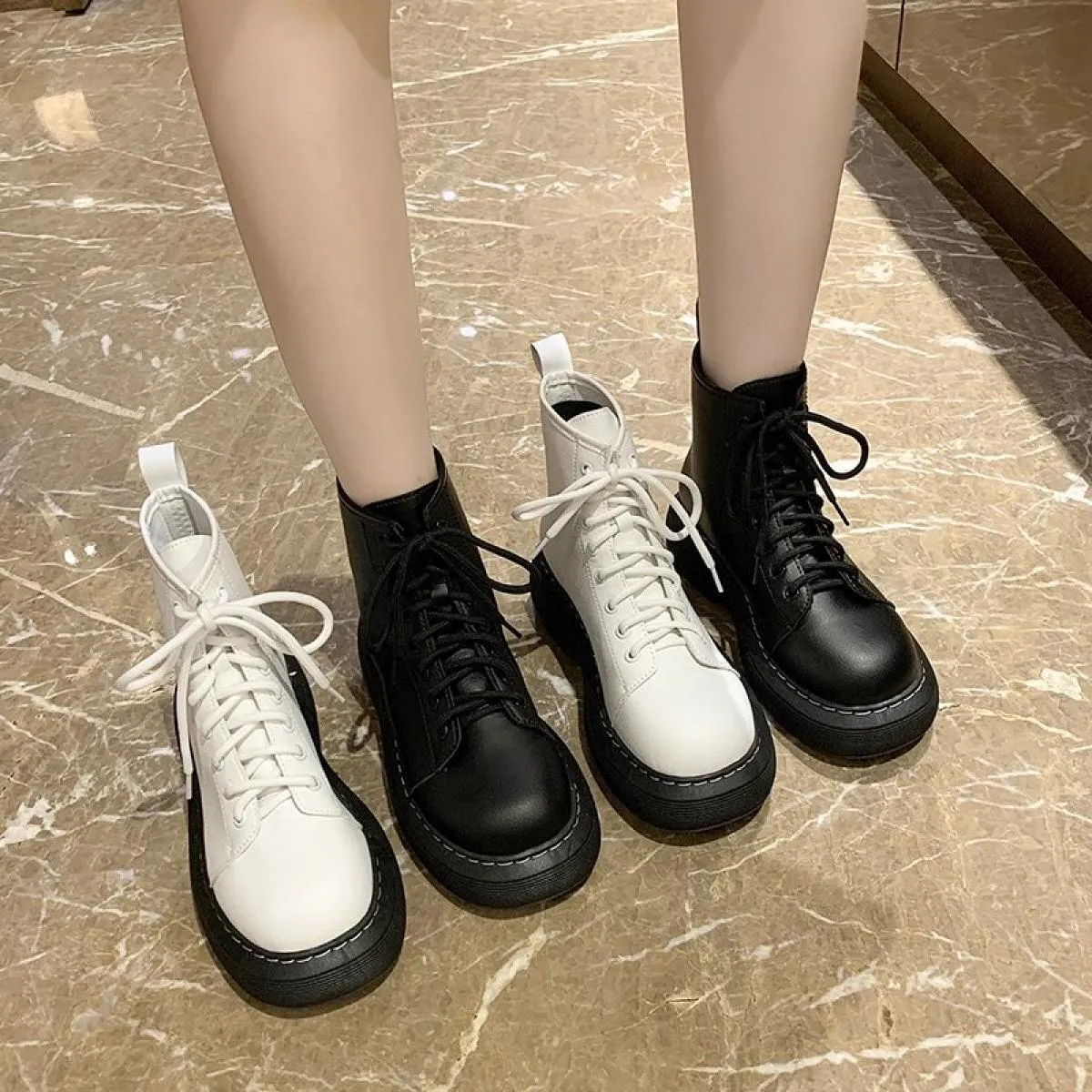 Stivaletti da donna alla moda in stile britannico 2022 scarpe femminili autunno stivali stringati piattaforma calzature da donna