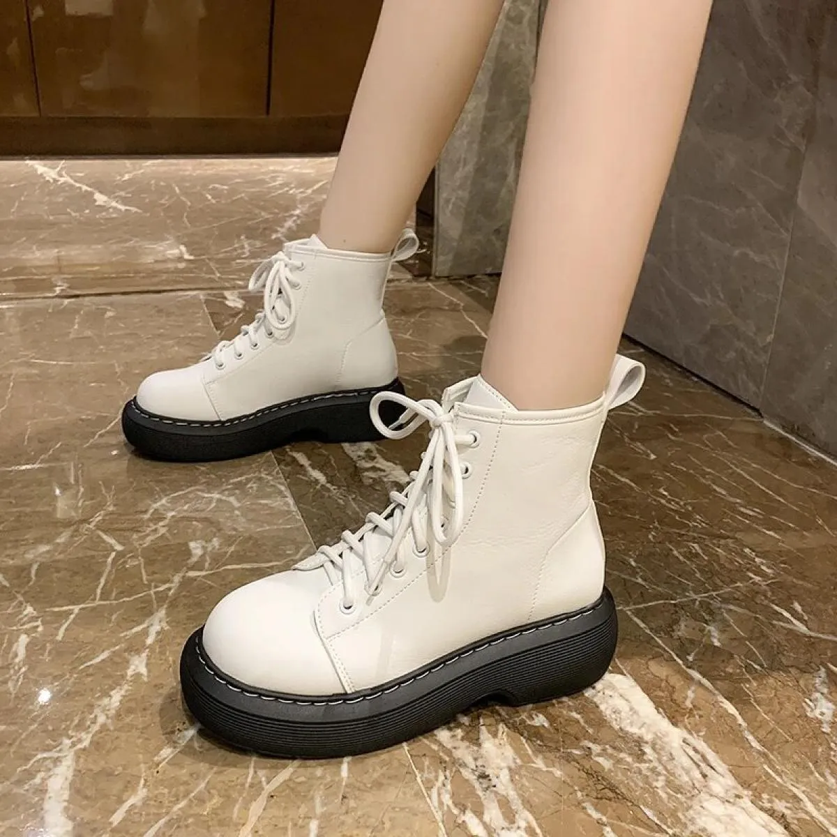 Stivaletti da donna alla moda in stile britannico 2022 scarpe femminili autunno stivali stringati piattaforma calzature da donna