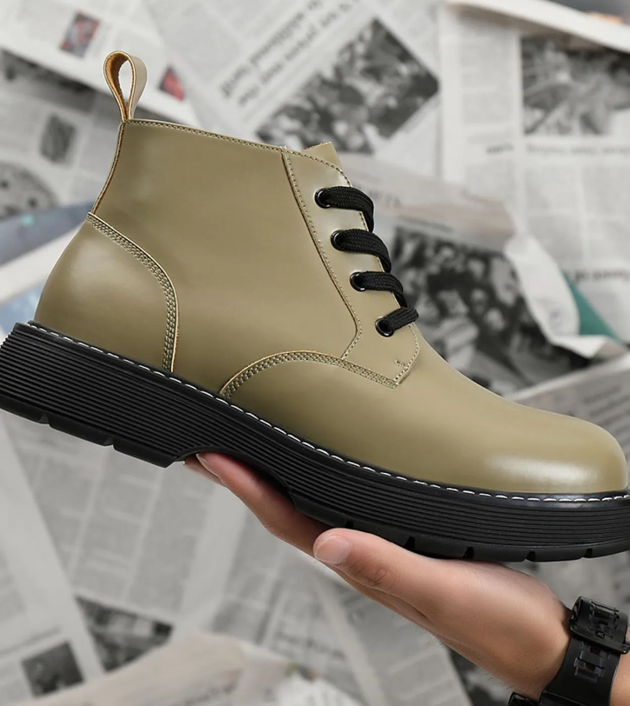 Stivali da uomo Fashion Designer British Thick Sole Mens Tooling Boots Scarpe alla moda Stivaletti Homme Stivali robusti imperme