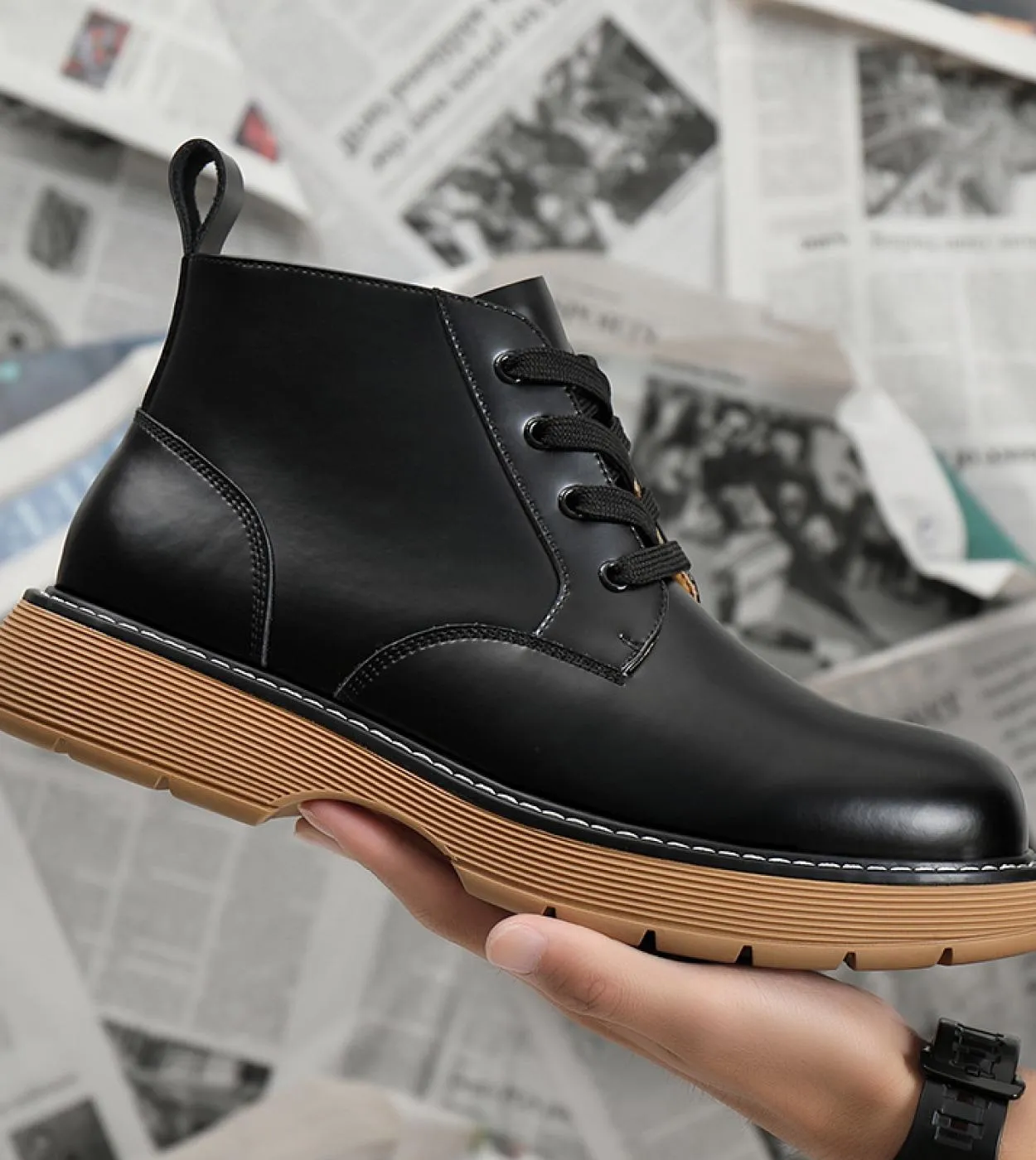 Stivali da uomo Fashion Designer British Thick Sole Mens Tooling Boots Scarpe alla moda Stivaletti Homme Stivali robusti imperme