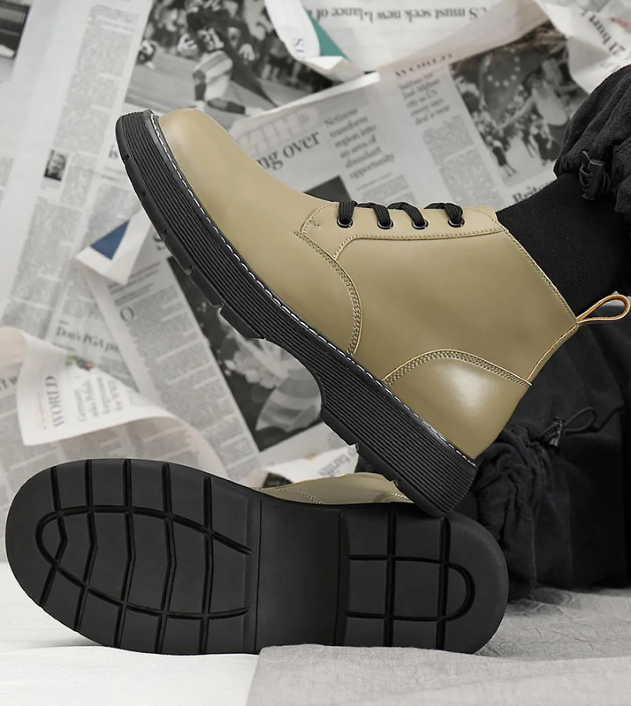 Stivali da uomo Fashion Designer British Thick Sole Mens Tooling Boots Scarpe alla moda Stivaletti Homme Stivali robusti imperme