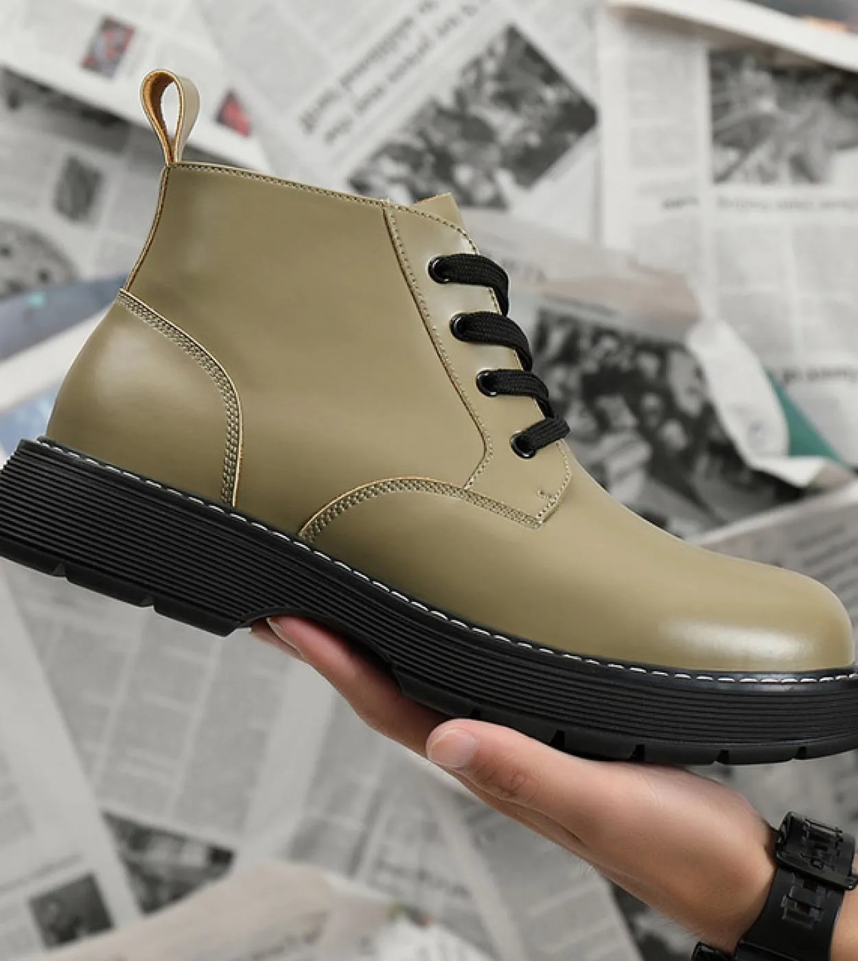 Stivali da uomo Fashion Designer British Thick Sole Mens Tooling Boots Scarpe alla moda Stivaletti Homme Stivali robusti imperme