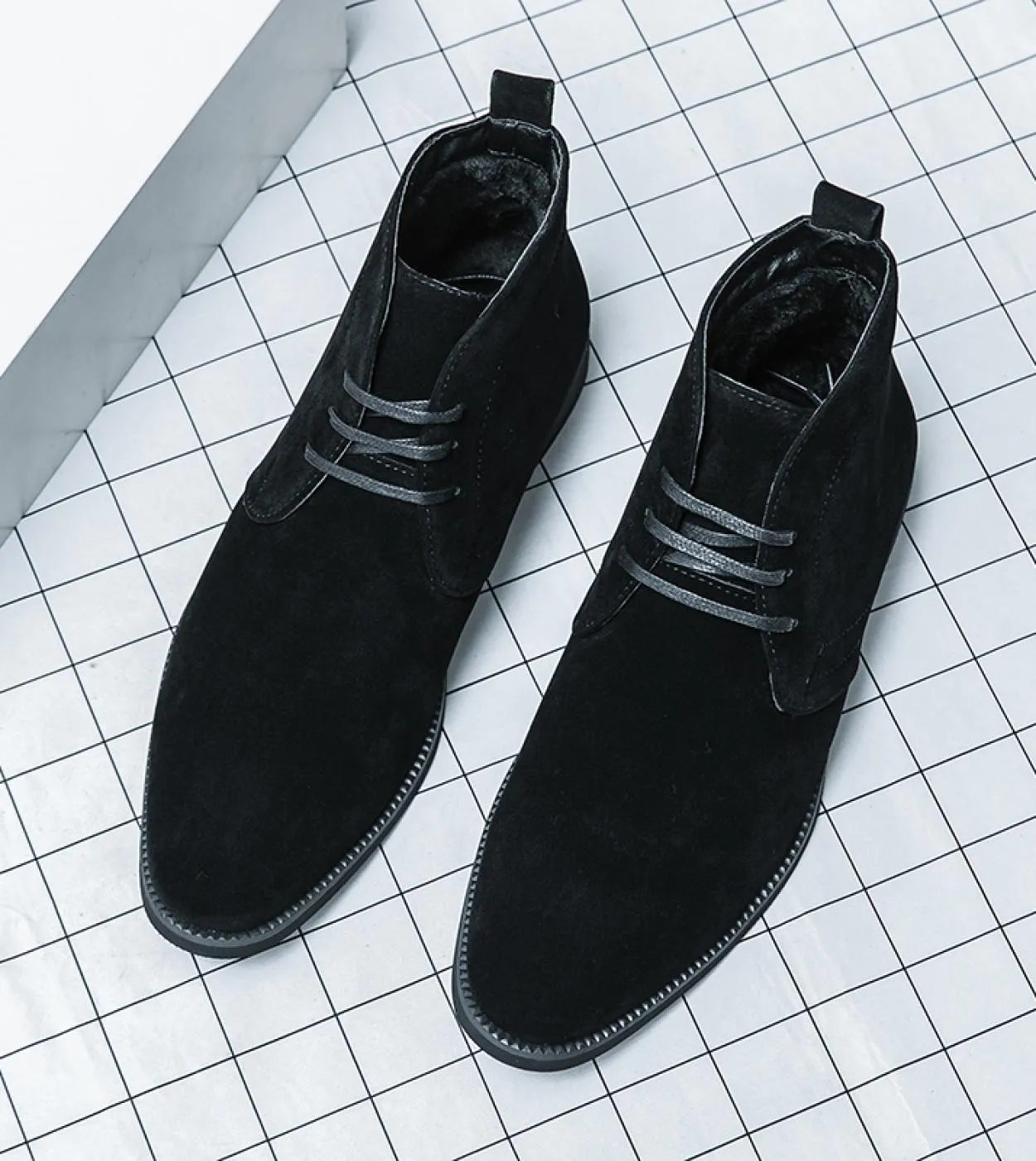 Stivali invernali da uomo nuovi Caldi peluche allinterno di stivali alti in pelle Scarpe casual Stivali con plateau Stivaletti