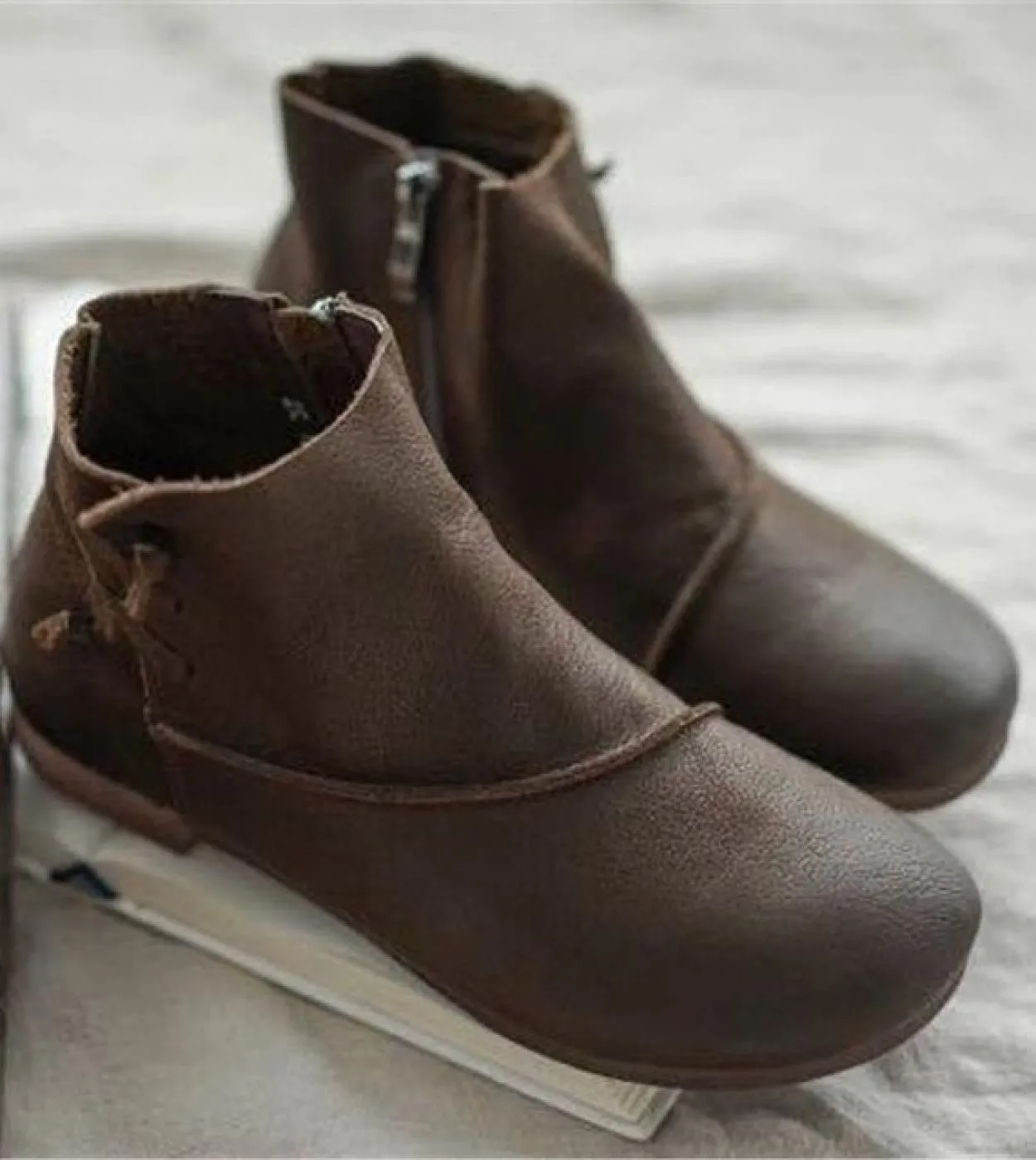 Vendite calde Autunno Inverno Stivali da donna retrò Moda Stivaletti in vera pelle Zapatos De Mujer Botasankle caldo vintage