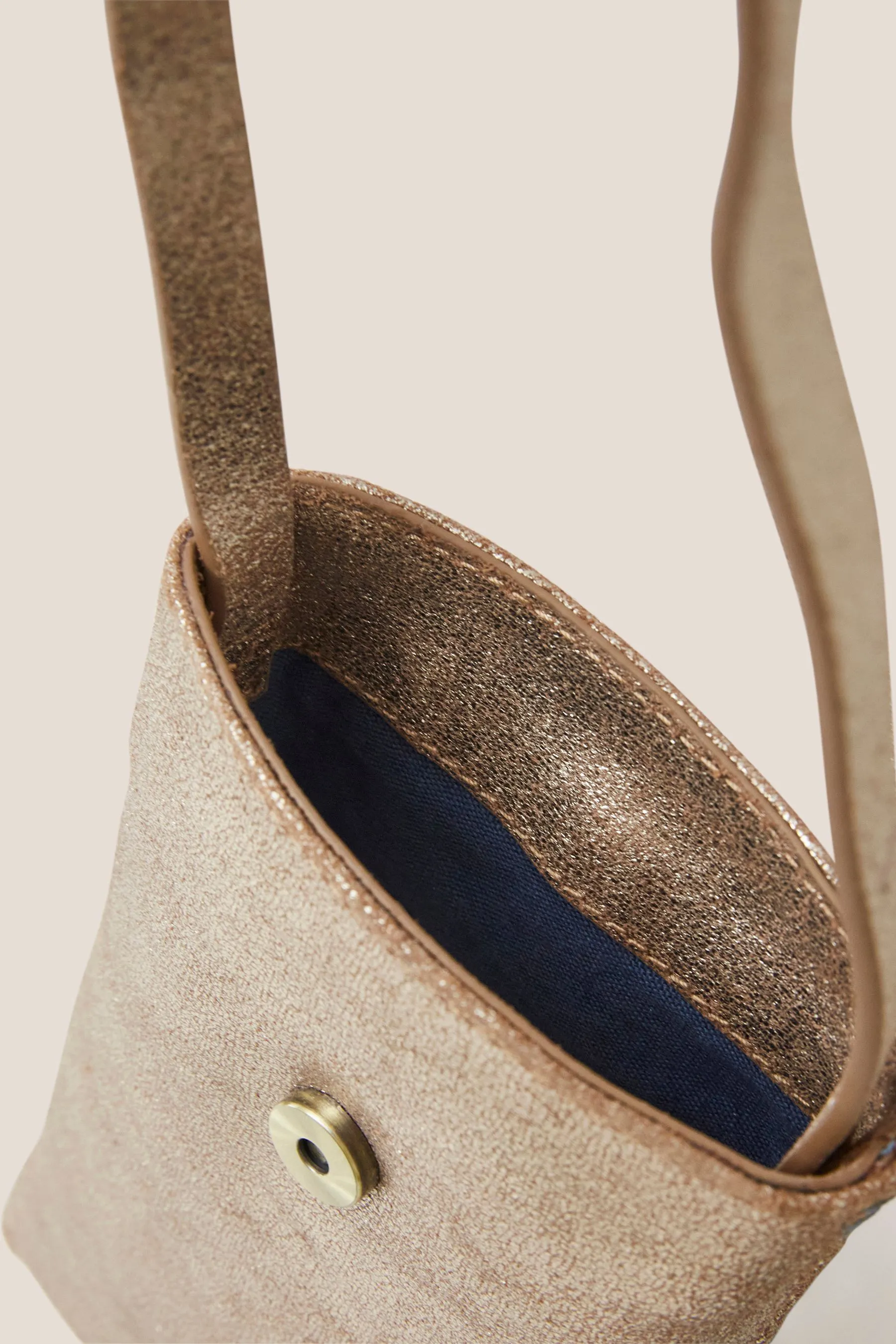 White Stuff - Clara - Borsa per telefono in pelle con fibbia
